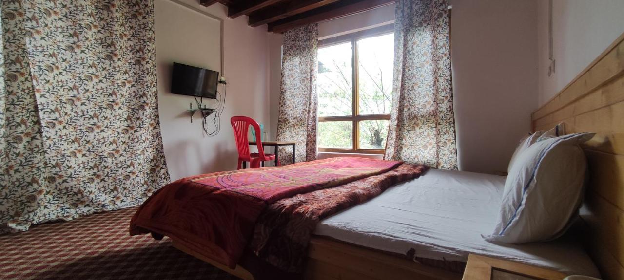 Jahangir Cottage Pahalgam Exterior photo